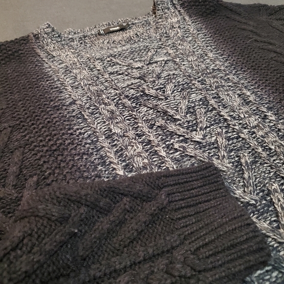 Vince Wool Cashmere Crewneck Sweater - Picture 2 of 5